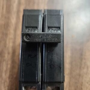 COMMANDER 30A Circuit Breaker